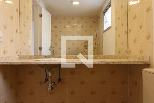 Banheiro de apartamento para alugar com 2 quartos, 89m² em Vila Nova Conceição, São Paulo