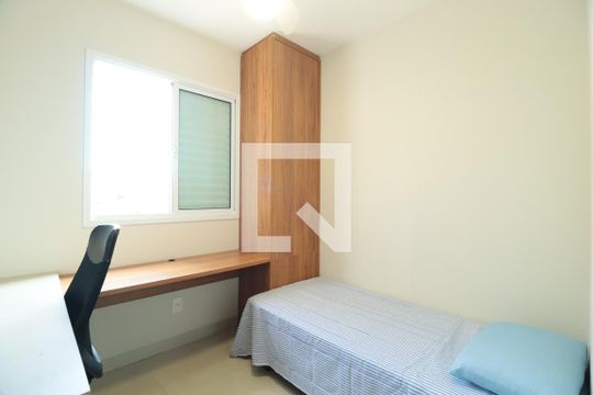 Quarto 1 de apartamento para alugar com 2 quartos, 64m² em Santa Mônica, Uberlândia