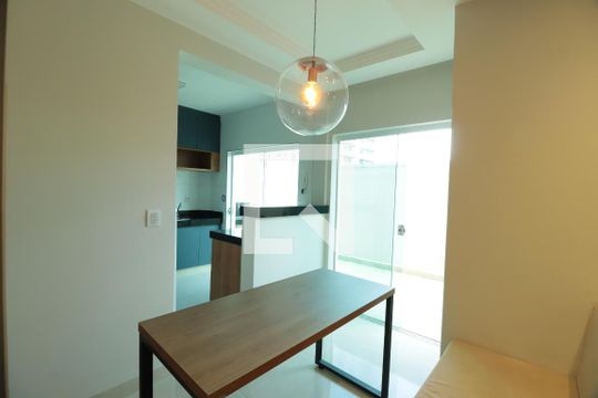 Sala de apartamento para alugar com 2 quartos, 64m² em Santa Mônica, Uberlândia
