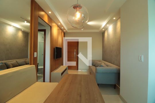 Sala de apartamento para alugar com 2 quartos, 64m² em Santa Mônica, Uberlândia