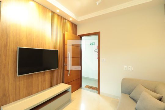 Sala de apartamento para alugar com 2 quartos, 64m² em Santa Mônica, Uberlândia