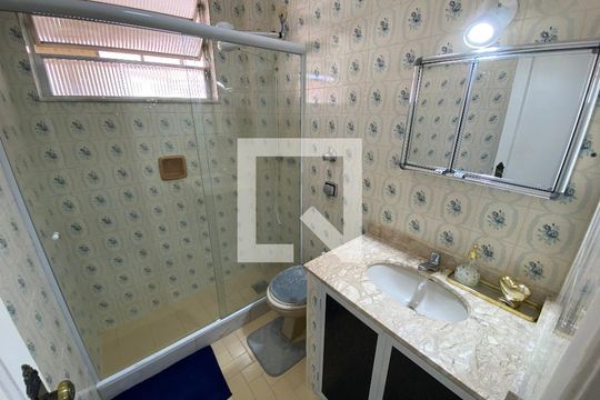 Banheiro de apartamento à venda com 2 quartos, 75m² em Del Castilho, Rio de Janeiro
