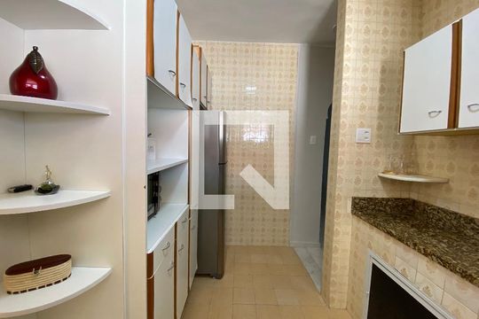 Cozinha de apartamento à venda com 2 quartos, 75m² em Del Castilho, Rio de Janeiro