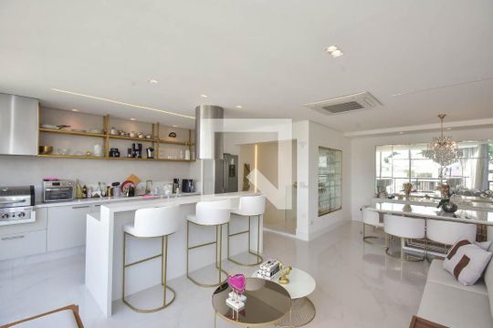 Cobertura - Sala de apartamento à venda com 2 quartos, 140m² em Jardim Leonor, São Paulo