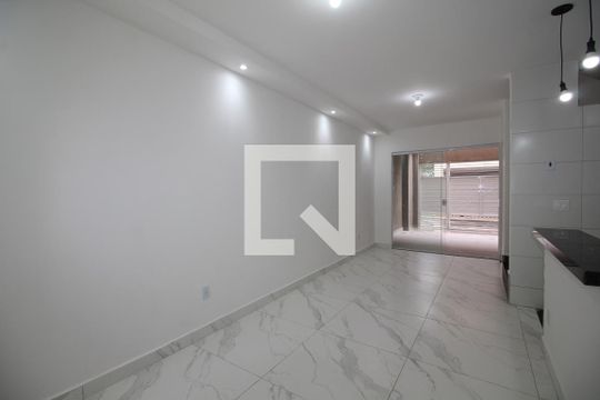 Sala de casa de condomínio para alugar com 3 quartos, 100m² em Jacarepaguá, Rio de Janeiro
