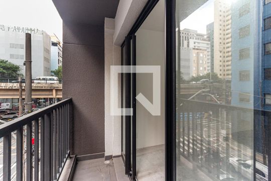 Varanda de kitnet/studio à venda com 1 quarto, 33m² em Vila Buarque, São Paulo