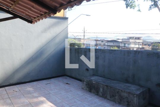 Área Externa de casa para alugar com 2 quartos, 80m² em Luz, Nova Iguaçu