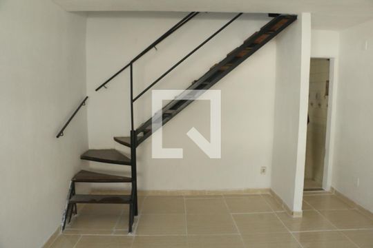 Casa para alugar com 2 quartos, 80m² em Luz, Nova Iguaçu