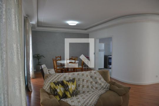 Sala de casa para alugar com 3 quartos, 600m² em Parque Oratório, Santo André