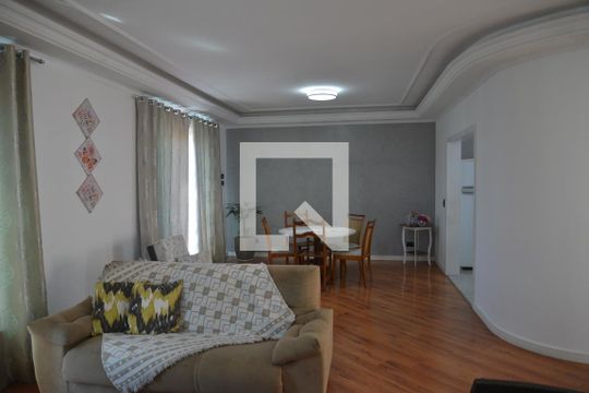 Sala de casa para alugar com 3 quartos, 600m² em Parque Oratório, Santo André