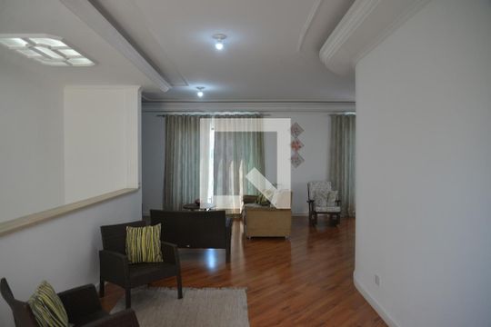 Sala de casa para alugar com 3 quartos, 600m² em Parque Oratório, Santo André