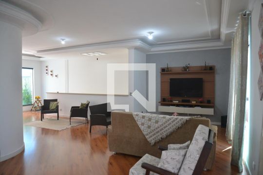 Sala de casa para alugar com 3 quartos, 600m² em Parque Oratório, Santo André