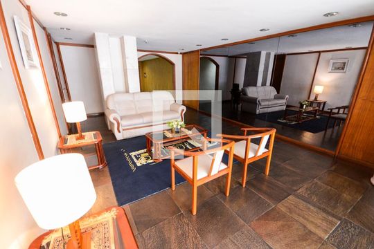 Hall de apartamento para alugar com 3 quartos, 106m² em Grajaú, Rio de Janeiro
