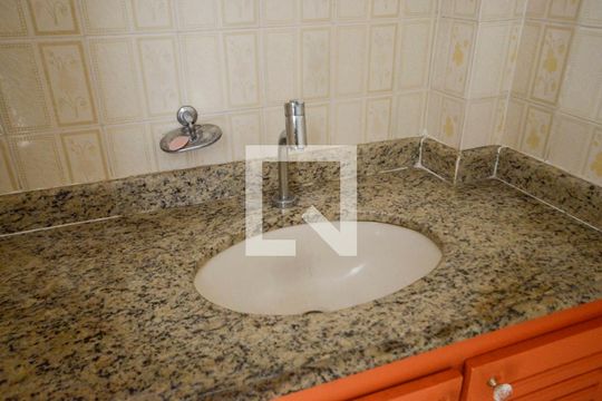 Banheiro 2 de apartamento para alugar com 3 quartos, 106m² em Grajaú, Rio de Janeiro