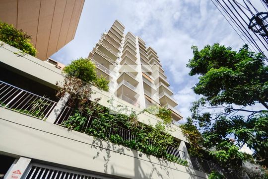Fachada de apartamento para alugar com 3 quartos, 106m² em Grajaú, Rio de Janeiro
