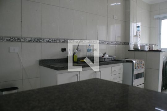 Cozinha de apartamento para alugar com 1 quarto, 54m² em Aviação, Praia Grande
