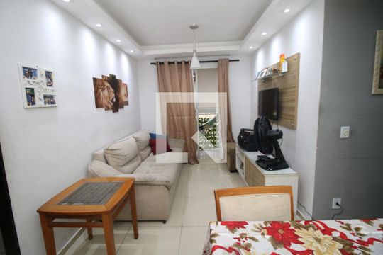 Sala de apartamento à venda com 2 quartos, 48m² em Irajá, Rio de Janeiro