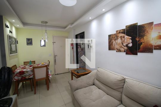 Sala de apartamento à venda com 2 quartos, 48m² em Irajá, Rio de Janeiro