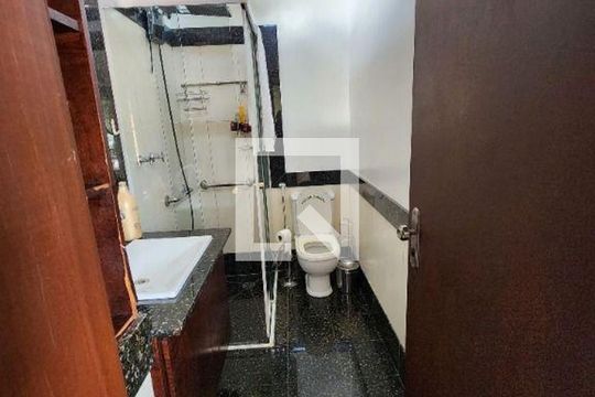 Casa à venda com 4 quartos, 160m² em Jardim Marajoara, São Paulo