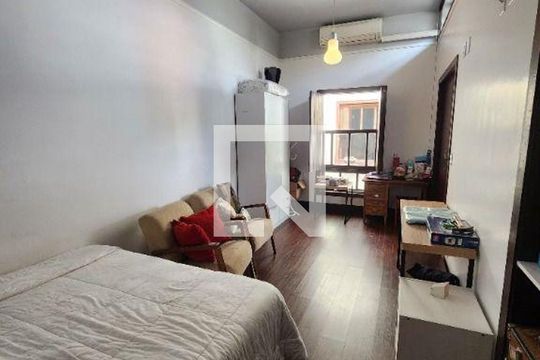 Casa à venda com 4 quartos, 160m² em Jardim Marajoara, São Paulo