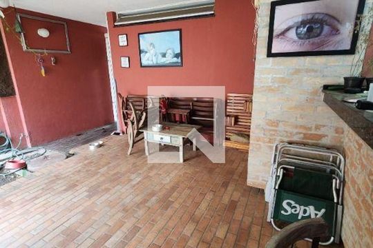 Casa à venda com 4 quartos, 160m² em Jardim Marajoara, São Paulo