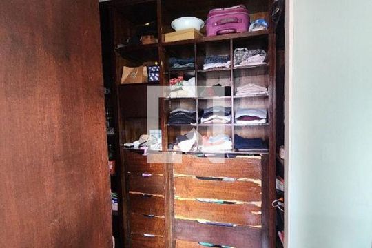 Casa à venda com 4 quartos, 160m² em Jardim Marajoara, São Paulo