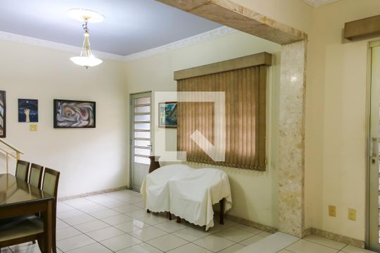 Sala de casa à venda com 4 quartos, 324m² em Todos Os Santos, Rio de Janeiro