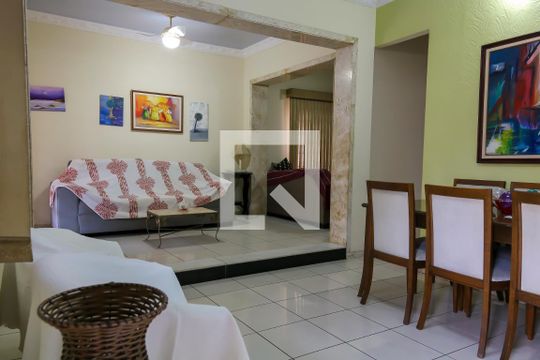 Sala de casa à venda com 4 quartos, 324m² em Todos Os Santos, Rio de Janeiro