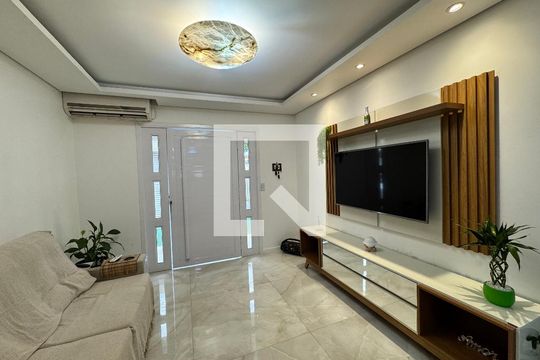 Sala de casa à venda com 2 quartos, 118m² em Santos Dumont, São Leopoldo