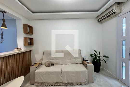 Sala de casa à venda com 2 quartos, 118m² em Santos Dumont, São Leopoldo