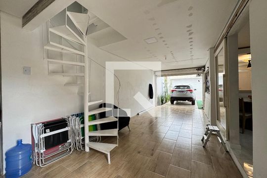 Garagem de casa à venda com 2 quartos, 118m² em Santos Dumont, São Leopoldo