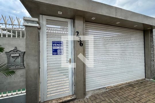 Fachada de casa à venda com 2 quartos, 118m² em Santos Dumont, São Leopoldo