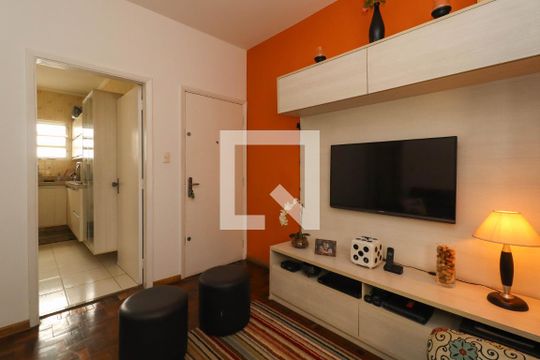 Sala de apartamento para alugar com 2 quartos, 64m² em Alto de Pinheiros, São Paulo