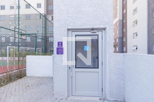 Área comum de apartamento para alugar com 2 quartos, 40m² em Vila da Oportunidade, Carapicuíba