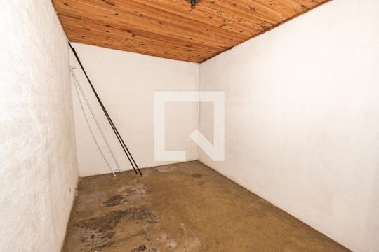 Quarto 1 de casa para alugar com 2 quartos, 55m² em Vila São José, São Paulo