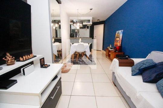 Sala de apartamento à venda com 3 quartos, 69m² em Paraíso do Morumbi, São Paulo