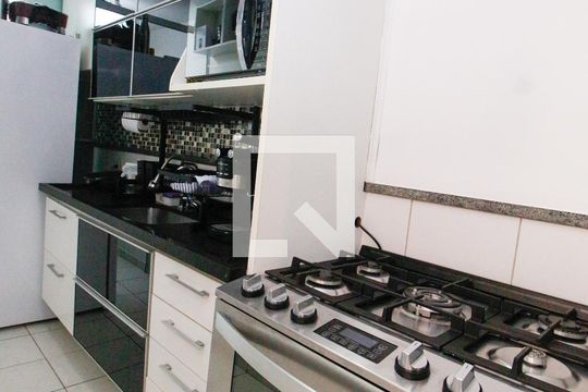 Cozinha de apartamento à venda com 3 quartos, 69m² em Paraíso do Morumbi, São Paulo