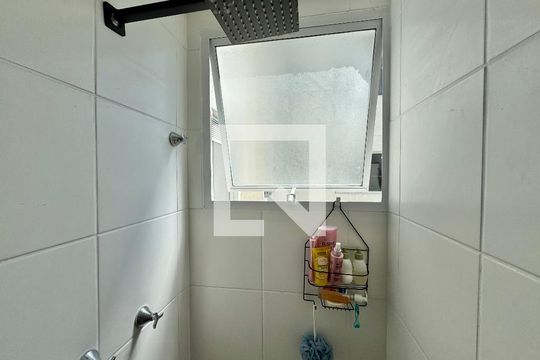 Banheiro Social de apartamento à venda com 2 quartos, 43m² em Vargem Pequena, Rio de Janeiro