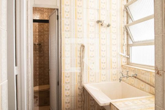 Área de serviço de apartamento para alugar com 2 quartos, 60m² em Leblon, Rio de Janeiro