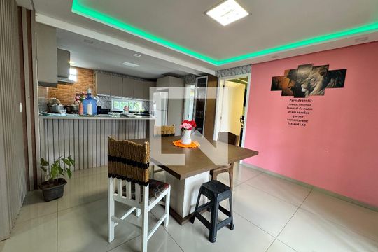 Cozinha de casa à venda com 4 quartos, 150m² em Campestre, São Leopoldo