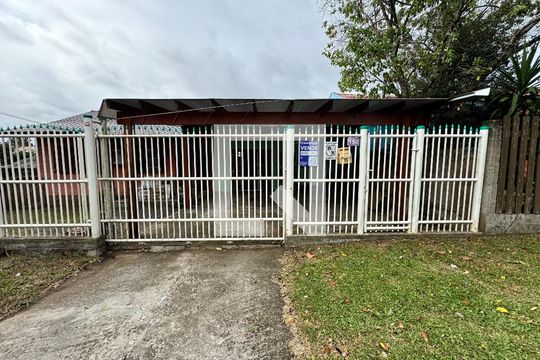 Plaquinha fachada de casa à venda com 4 quartos, 150m² em Campestre, São Leopoldo