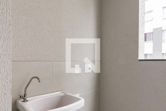 Area de Serviço de apartamento para alugar com 2 quartos, 44m² em Vila das Bandeiras, Guarulhos