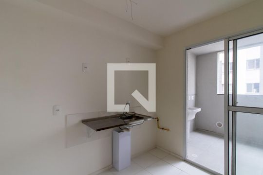 Cozinha de apartamento para alugar com 2 quartos, 44m² em Vila das Bandeiras, Guarulhos