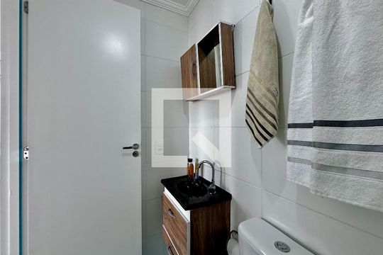 Banheiro de apartamento para alugar com 2 quartos, 32m² em Vila Socorro, São Paulo