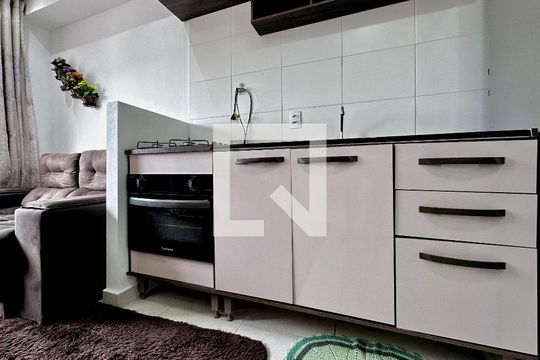 Cozinha de apartamento para alugar com 2 quartos, 32m² em Vila Socorro, São Paulo