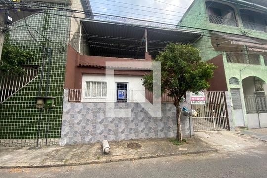 Fachada e Placa de casa à venda com 2 quartos, 162m² em Portuguesa, Rio de Janeiro
