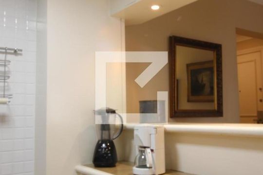 Cozinha de apartamento para alugar com 1 quarto, 45m² em Itaim Bibi, São Paulo