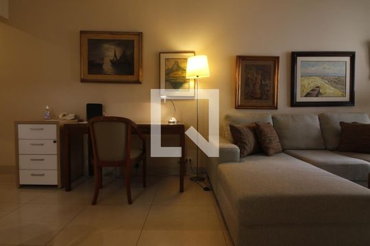 Sala de apartamento para alugar com 1 quarto, 45m² em Itaim Bibi, São Paulo