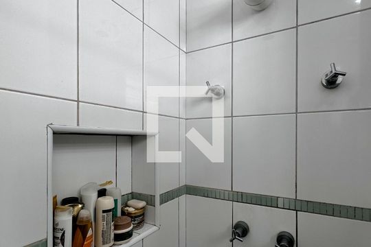 Banheiro Suíte de casa à venda com 4 quartos, 300m² em Granja Julieta, São Paulo