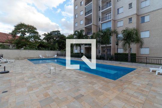 Condomínio - Piscina  de apartamento para alugar com 2 quartos, 64m² em Jardim America da Penha, São Paulo